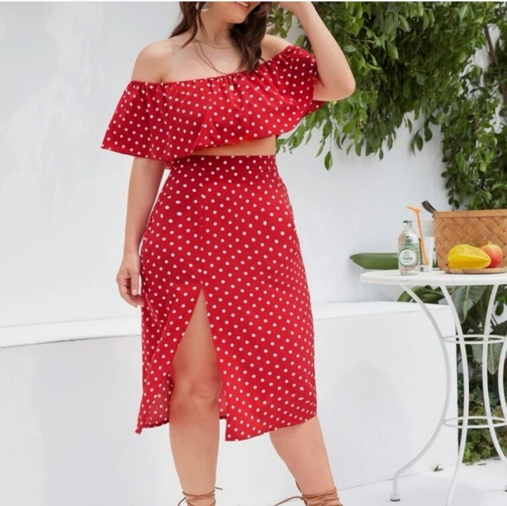 Adorable flirty 2 piece set